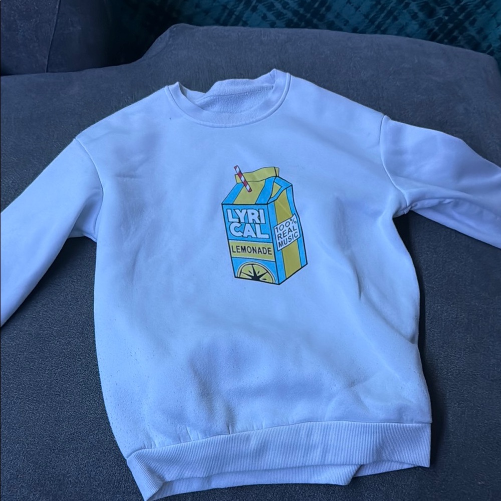 LyricalLemonade Sweater Small